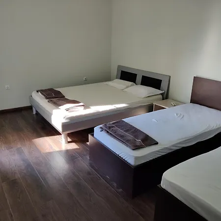 2-bed,2-bath, Free Private Parking * Golden Sands